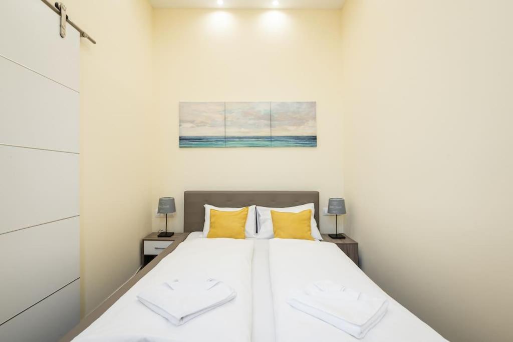 Peppy Home Of Harmony Budapest Exterior photo